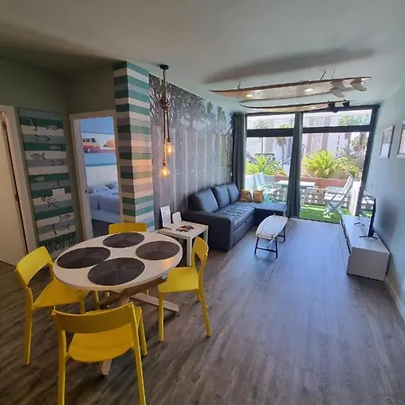 Americas Stylish Surf On Promenade Apartment